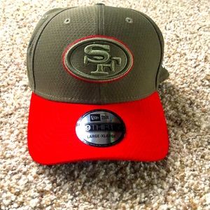 San Fransisco 49ers hat